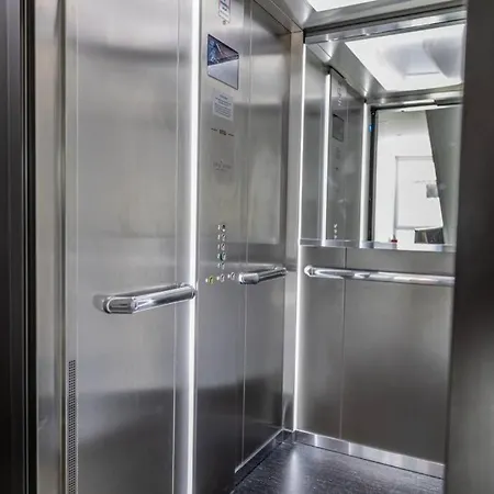 Penthouse 37th Heaven Apartment